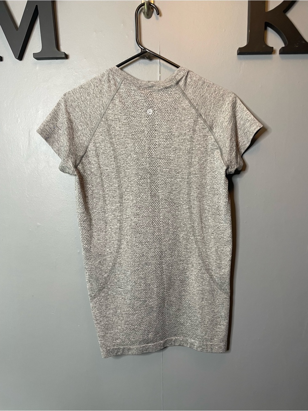 Lululemon Swiftly tech hip length short sleeve Crewneck tee Gray size 10 - Picture 4 of 10